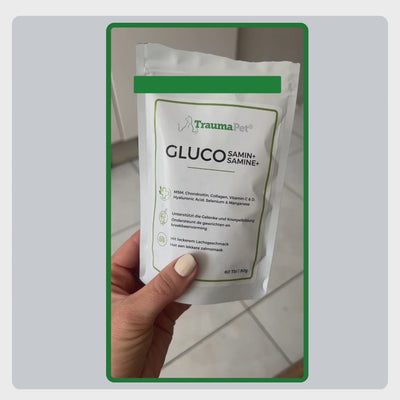 Video-Anleitung zur korrekten Anwendung von TraumaPet Glucosamine+. Richtige Dosierung bestimmen, mit dem Futter mischen und täglich zur optimalen Gelenkunterstützung verabreichen.