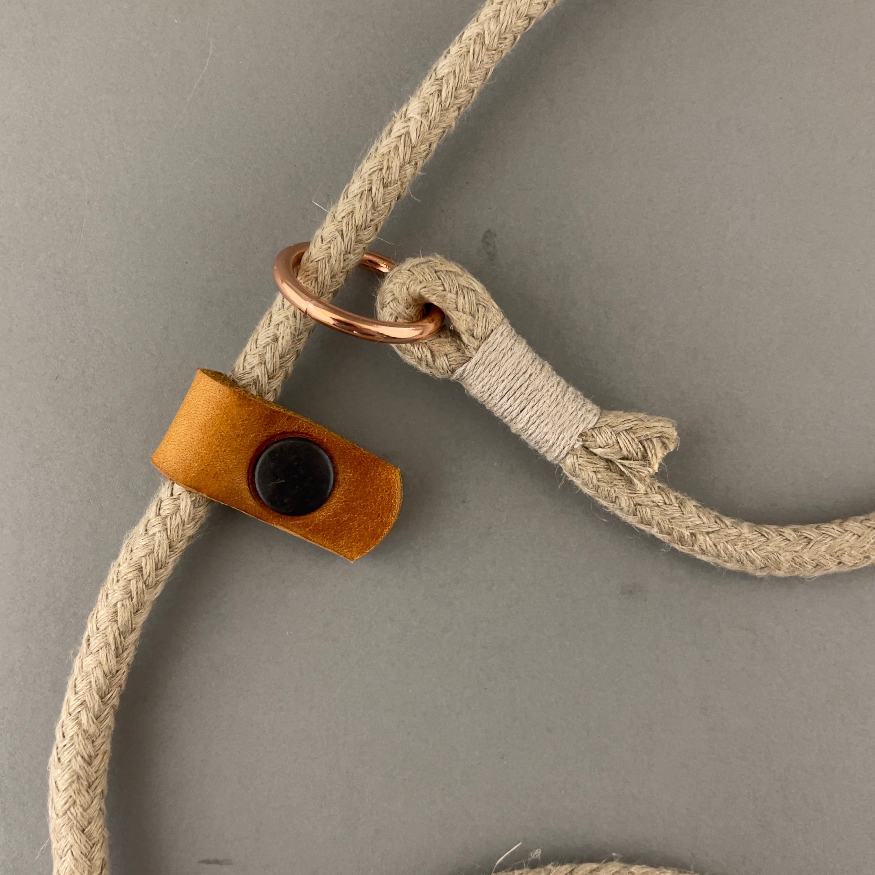 Hundeschlupfleine aus Hanf mit Lederstopper